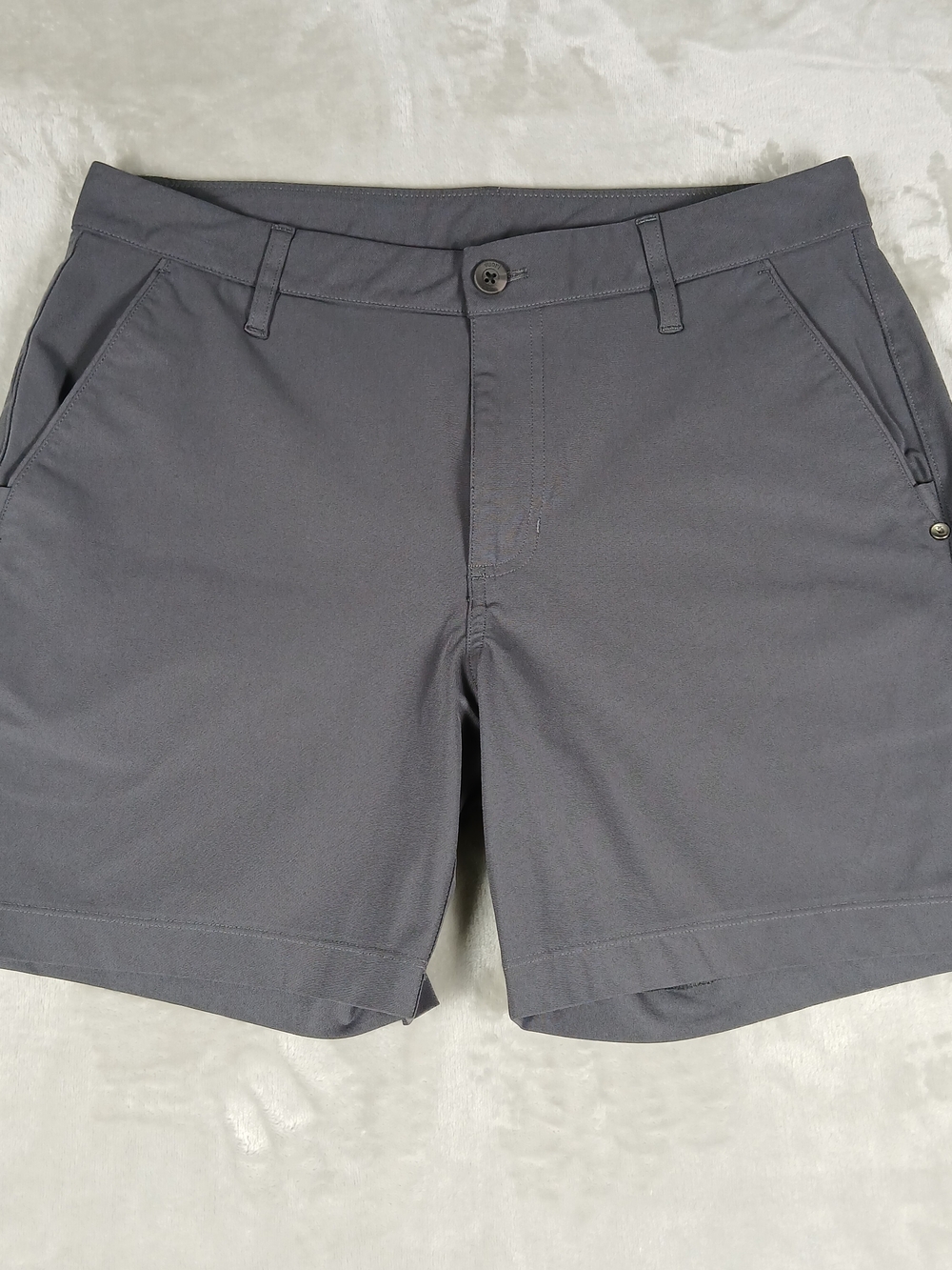 Vuori Meta Shorts 32 Men's 6" Dark Gray Performance Golf